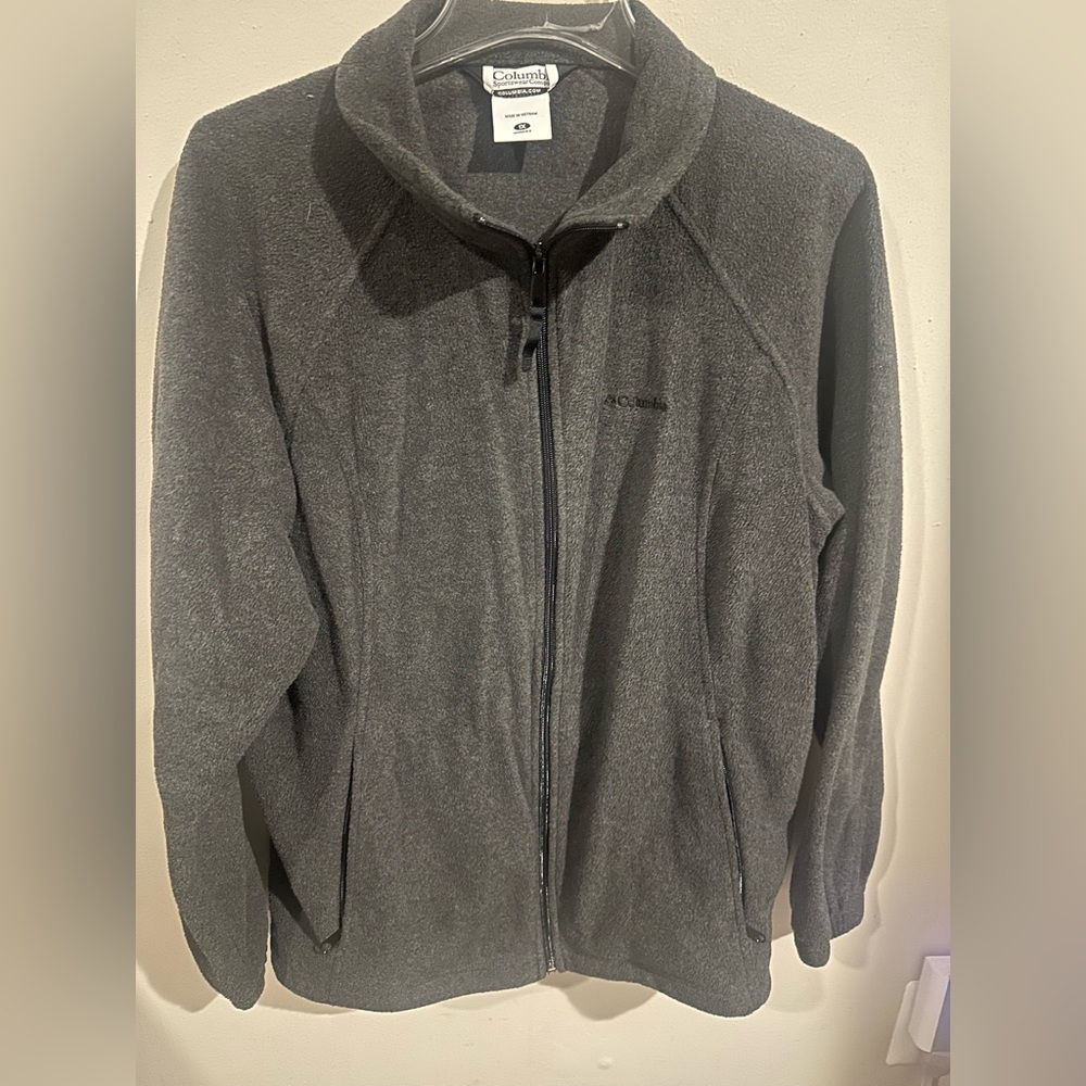 Columbia women’s Charcoal Fleece Jacket